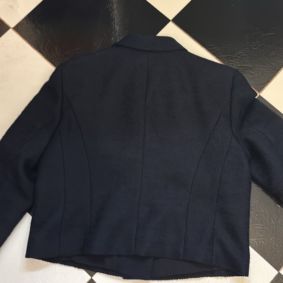 Ann Taylor navy tweed jacket with 2 front pockets and gold buttons size 14 - Picture 6 of 6